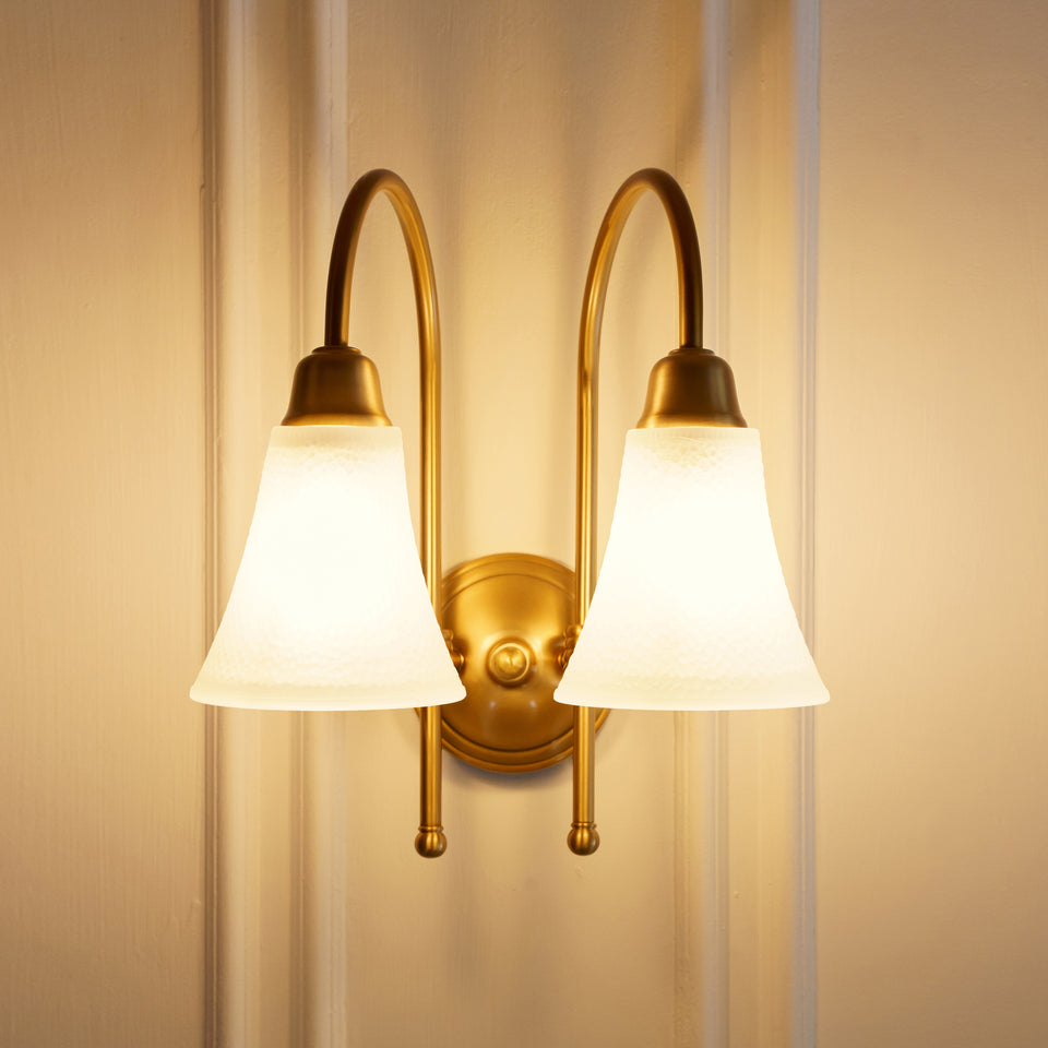 Divine Trends Brass Antique Finish Double Hockey Wall Lamp with Frosted Hammered Glass- with Reversable Design
