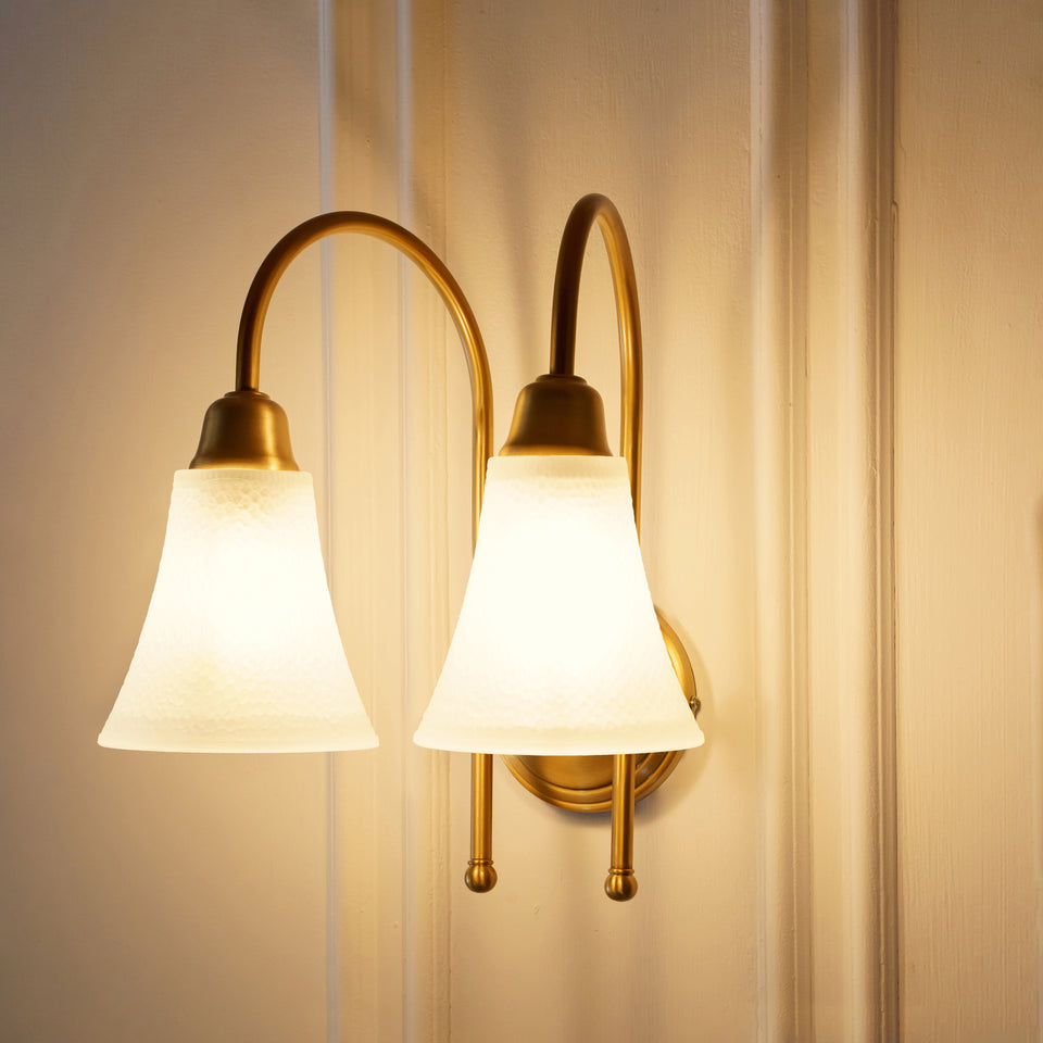 Divine Trends Brass Antique Finish Double Hockey Wall Lamp with Frosted Hammered Glass- with Reversable Design