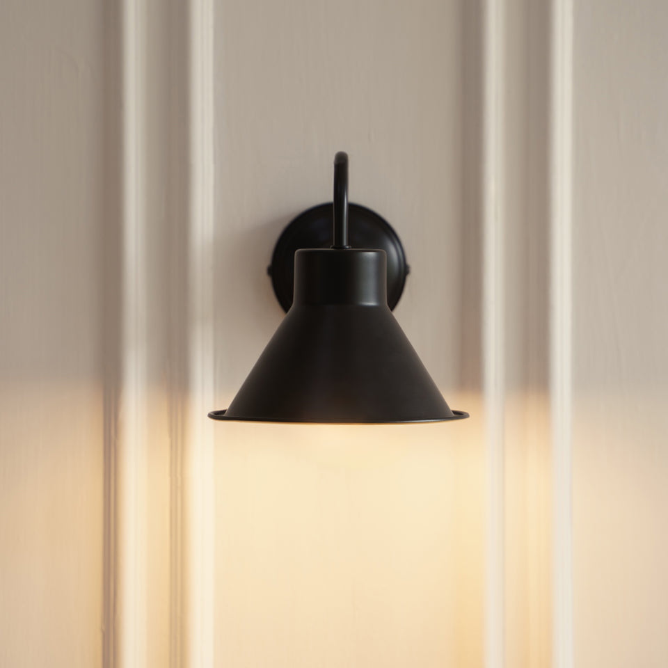 Divine Trends Black Polished Finish Wall Lamp with Metal Dome Shade
