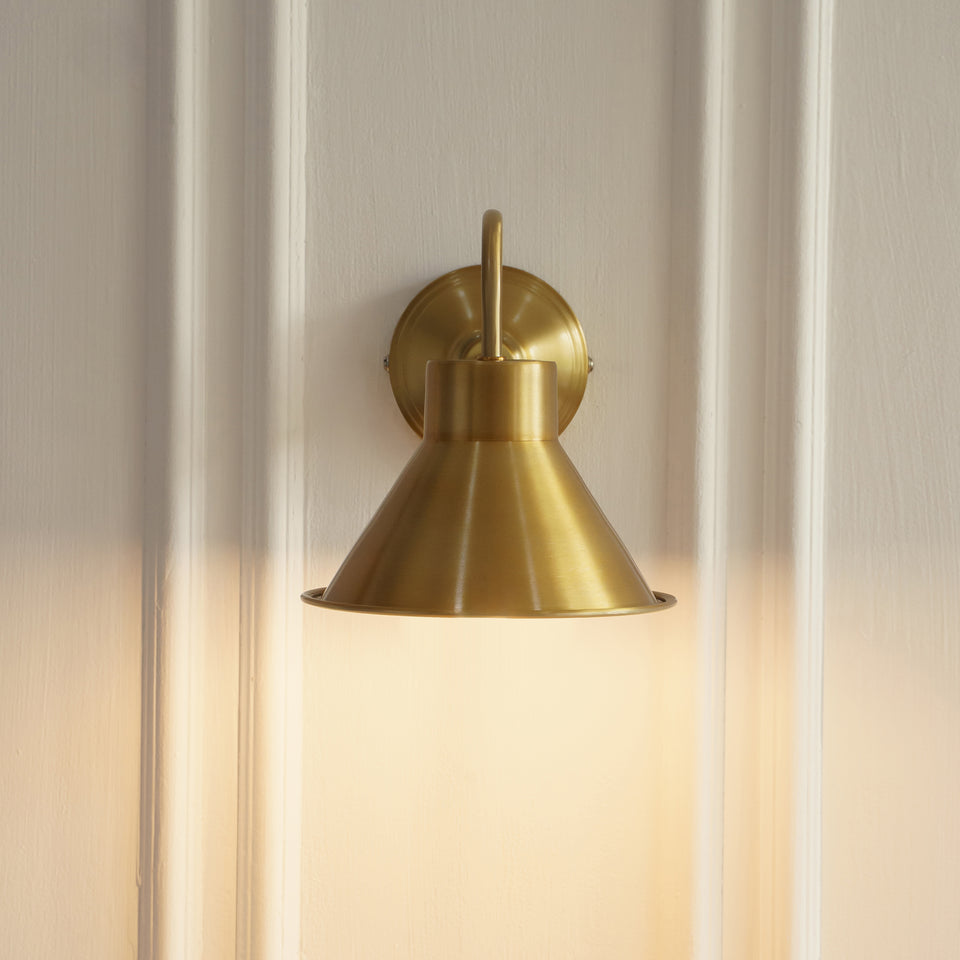 Divine Trends Brass Antique Finish Wall Lamp with Metal Dome Shade